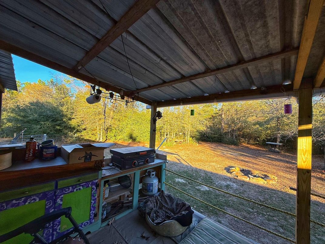 Backyard, Exterior, Outdoor Kitchen