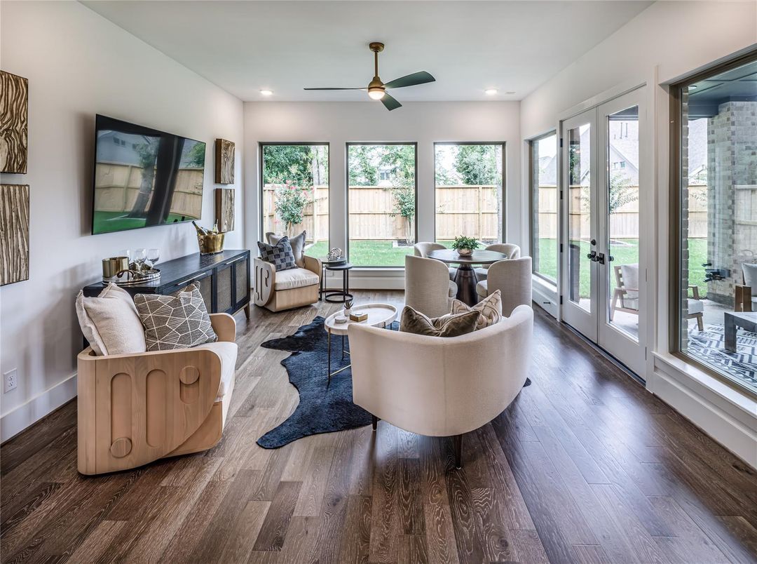 Dining room, Interior, Living room, Recessed Lighting, Wood Texture Flooring