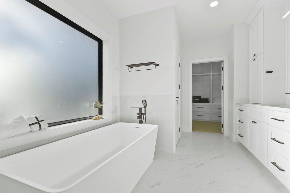 Bathroom, Free Standing Baths, Interior, Marble, Recessed Lighting