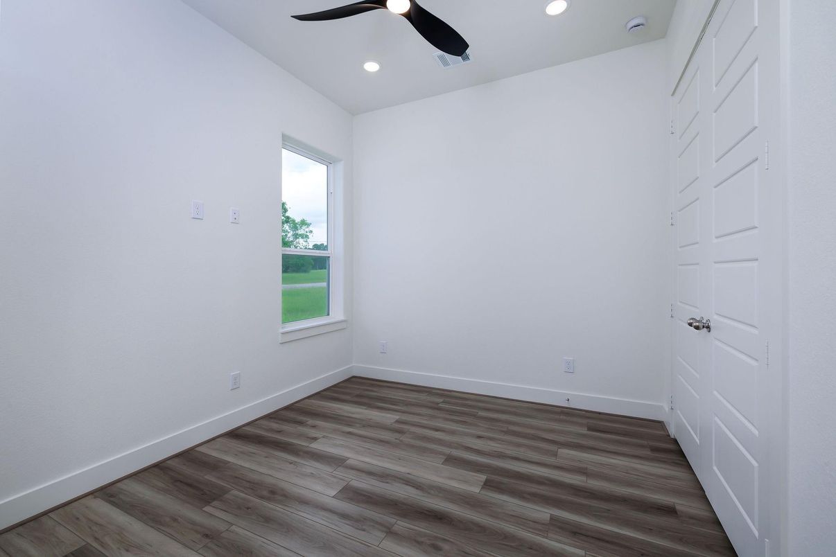 Empty room, Interior, Recessed Lighting, Wood Texture Flooring