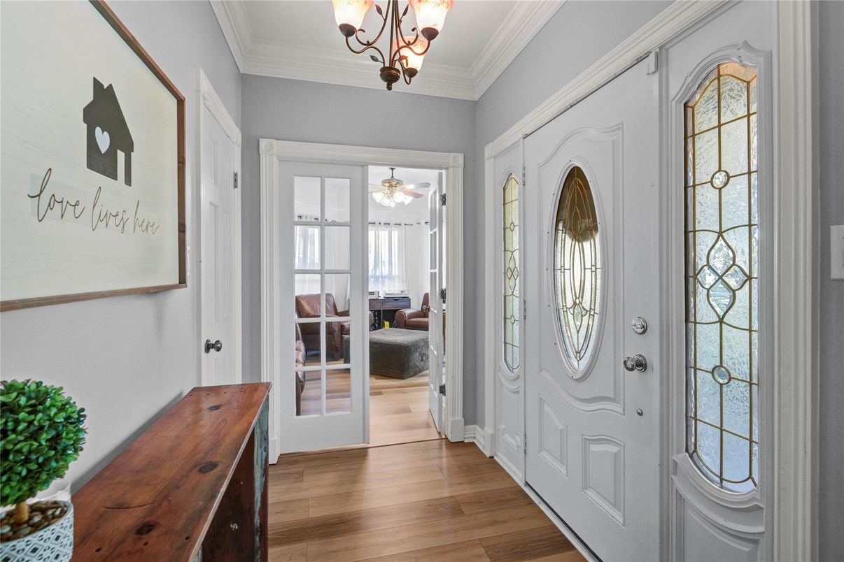 Chandelier, Interior, Wood Texture Flooring