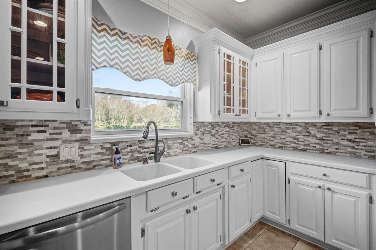 Interior, Kitchen, Pendant Lights, Stainless Steel Appliances