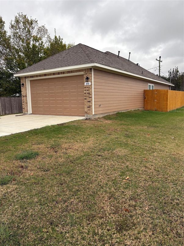 Backyard, Detached Garage, Exterior