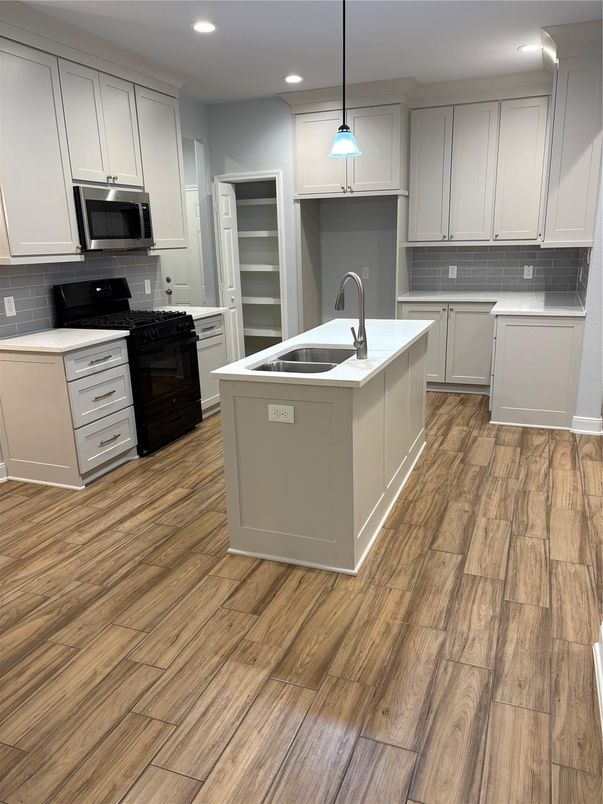 Interior, Kitchen, Pendant Lights, Recessed Lighting, Wood Texture Flooring