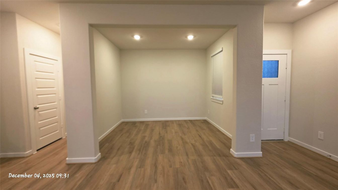 Empty room, Interior, Recessed Lighting, Wood Texture Flooring