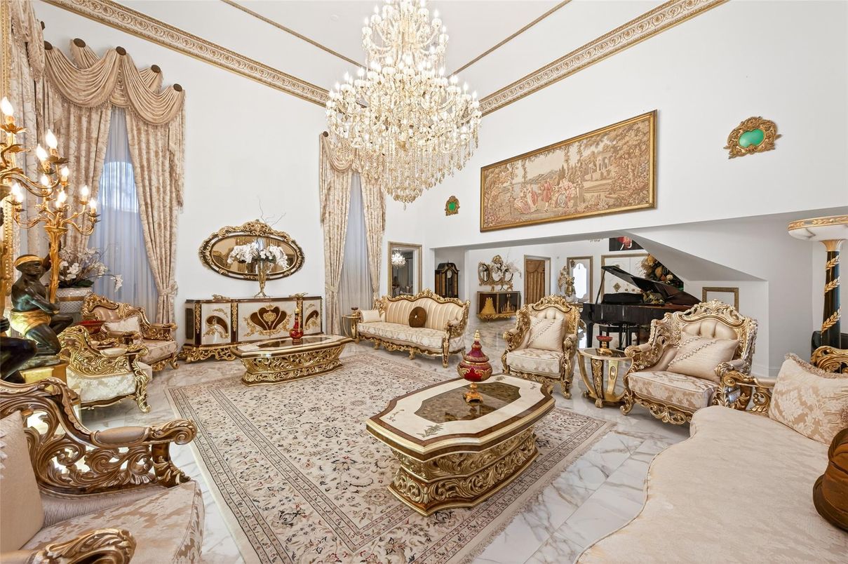 Chandelier, Interior, Living room, Marble, Piano