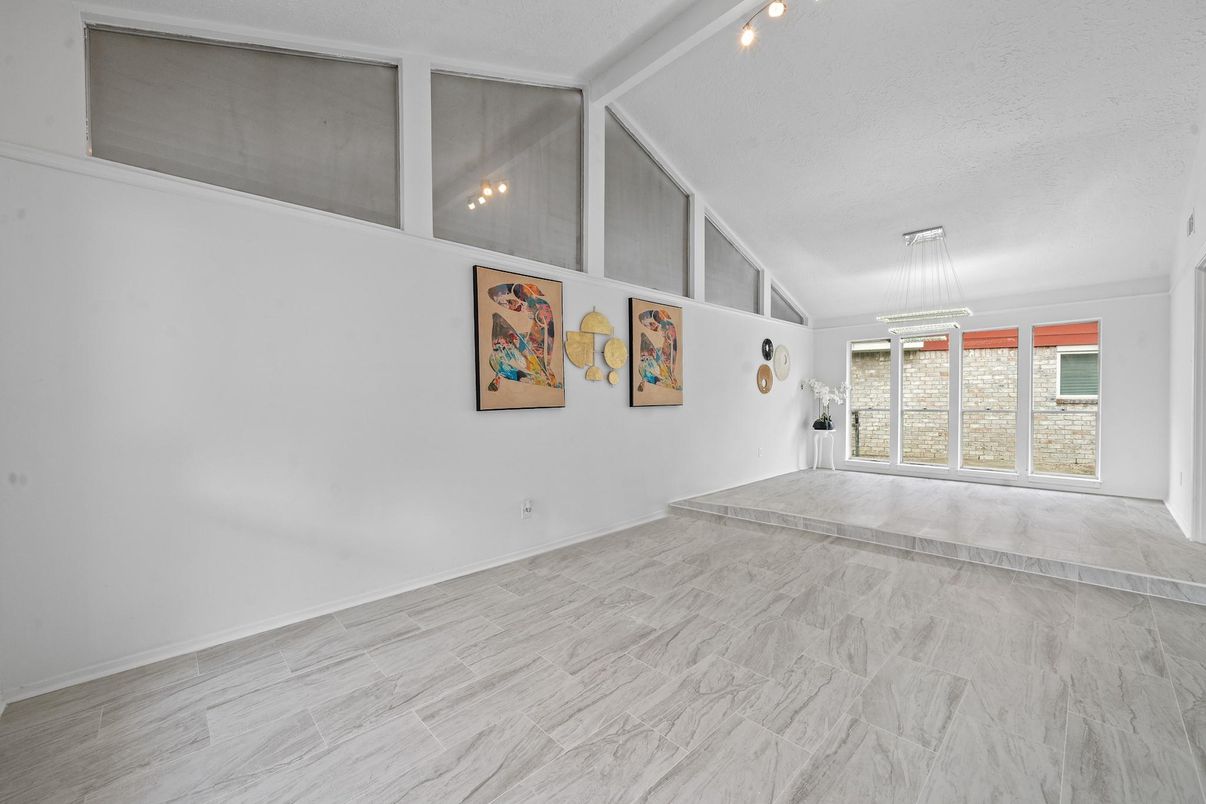 Empty room, Interior, Pendant Lights