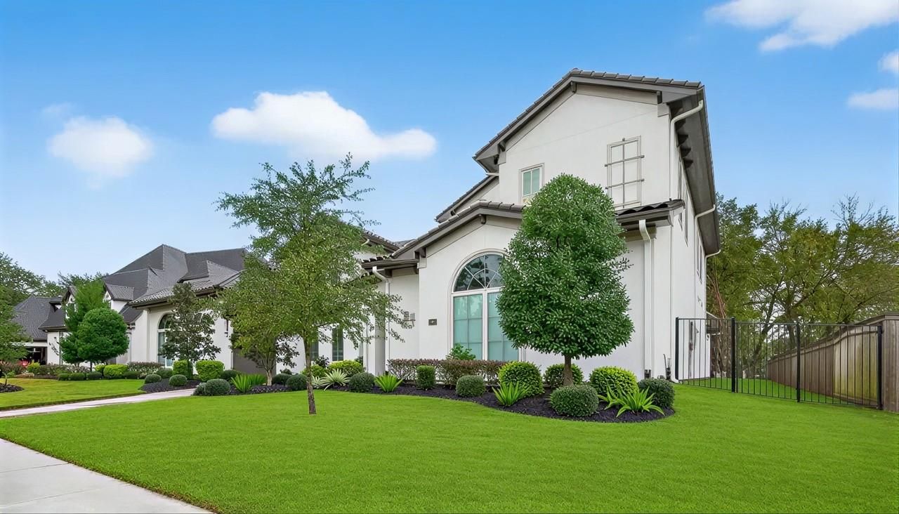 Backyard, Exterior, Facade, Mediterranean