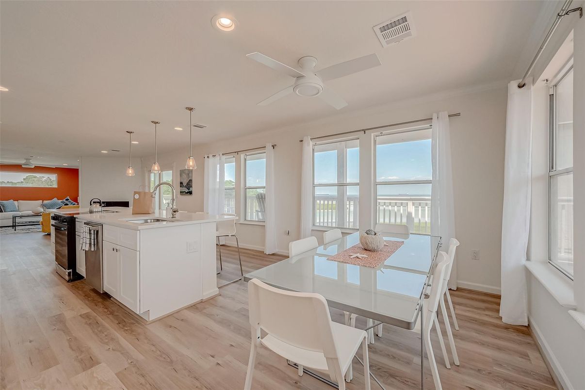 Dining room, Interior, Kitchen, Pendant Lights, Recessed Lighting, Wood Texture Flooring