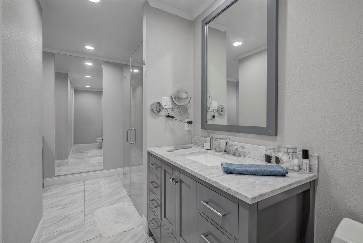 Bathroom, Dual Sink Vanities, Interior, Marble, Recessed Lighting