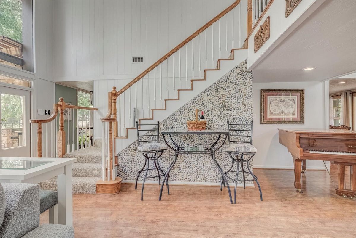 Dining room, Interior, Piano, Recessed Lighting, Wood Texture Flooring