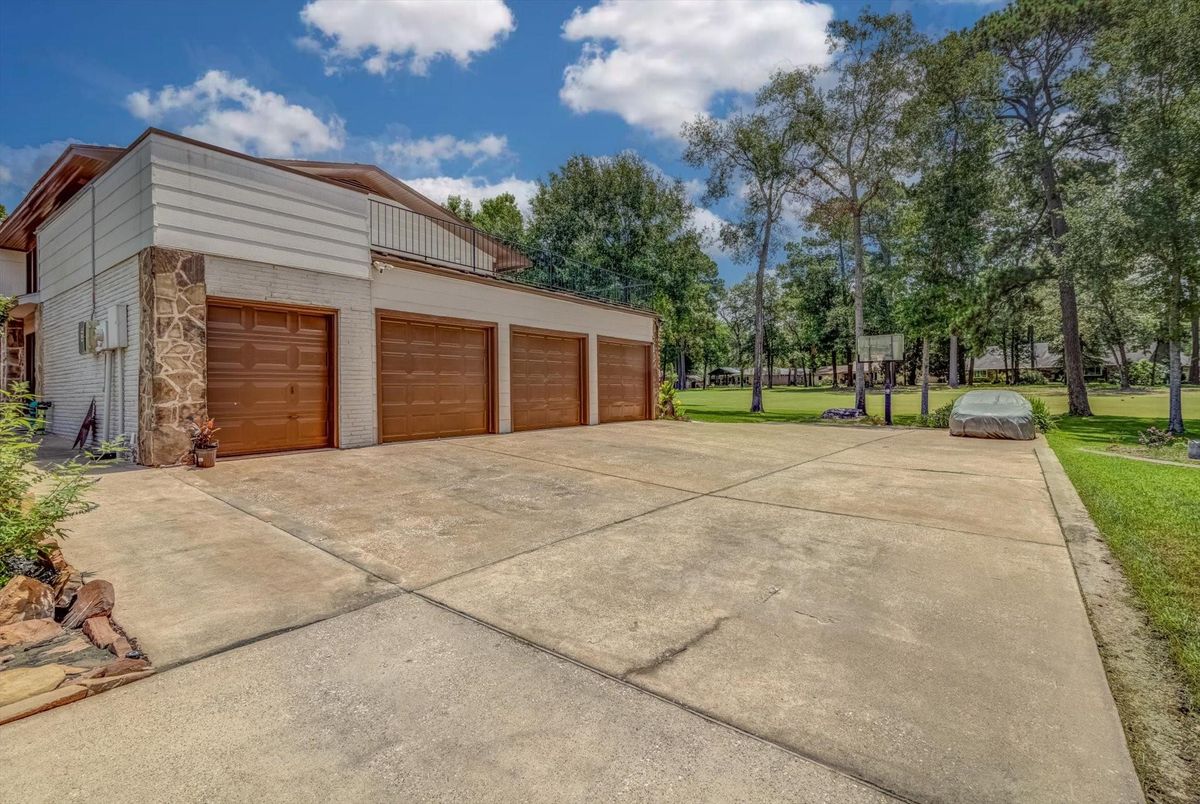 Detached Garage, Exterior