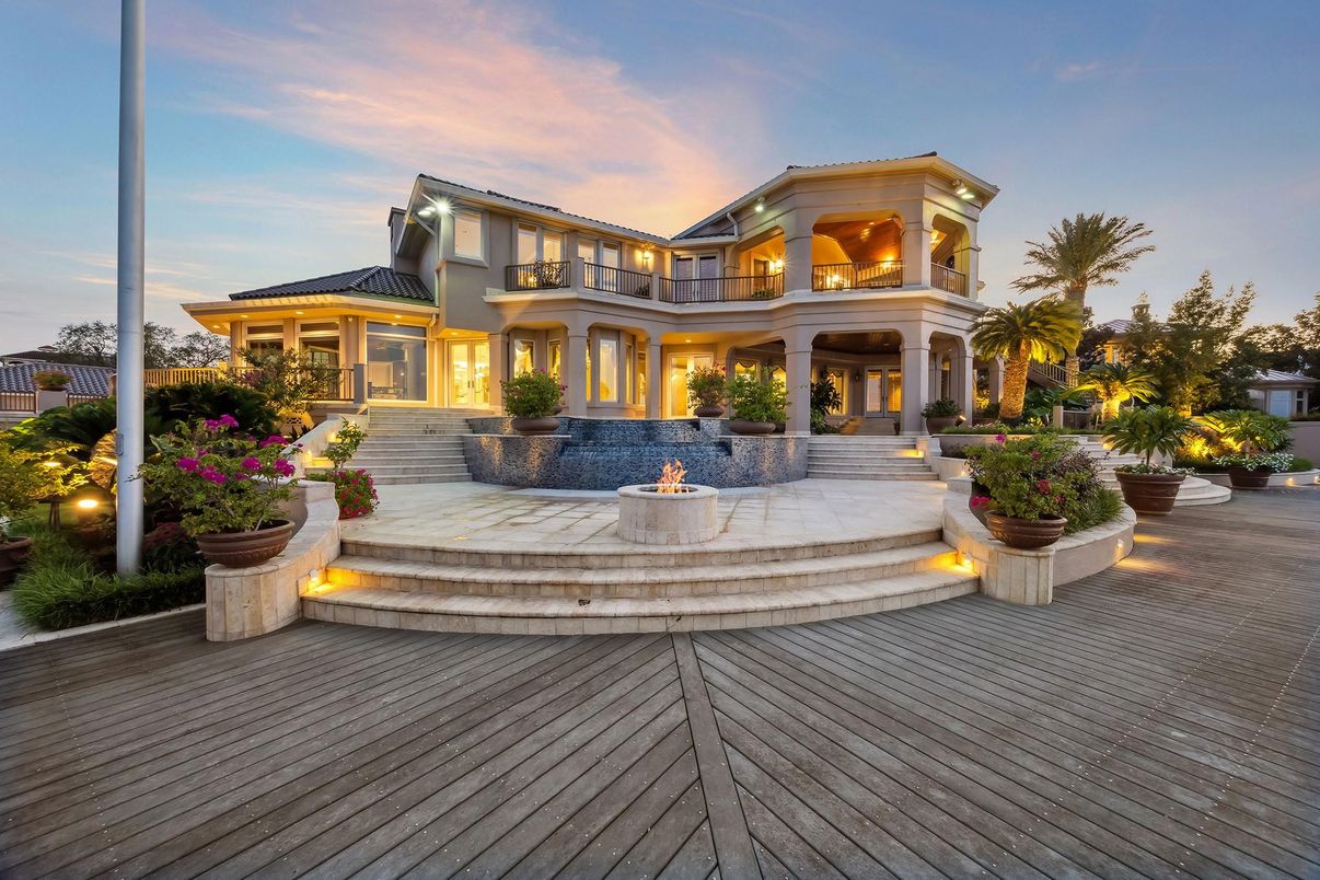 Exterior, Facade, Mediterranean