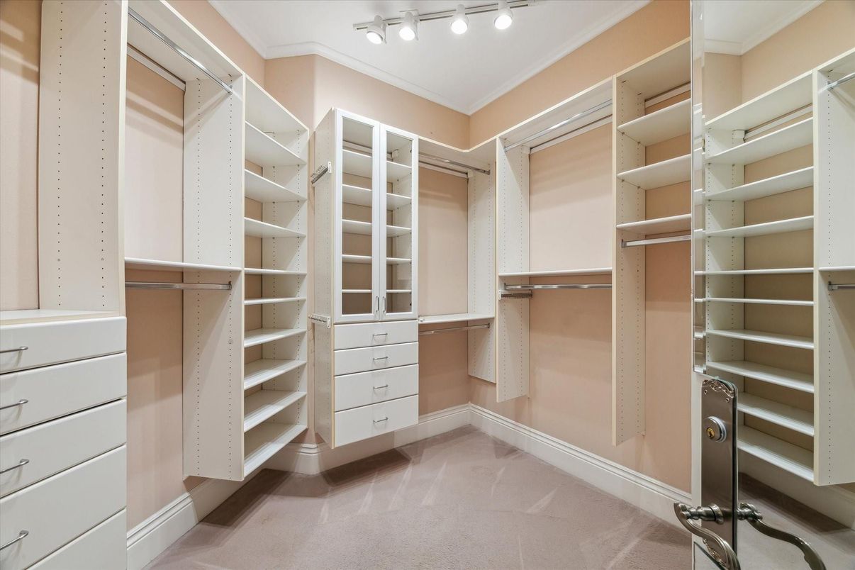 Interior, Walk-in Closets