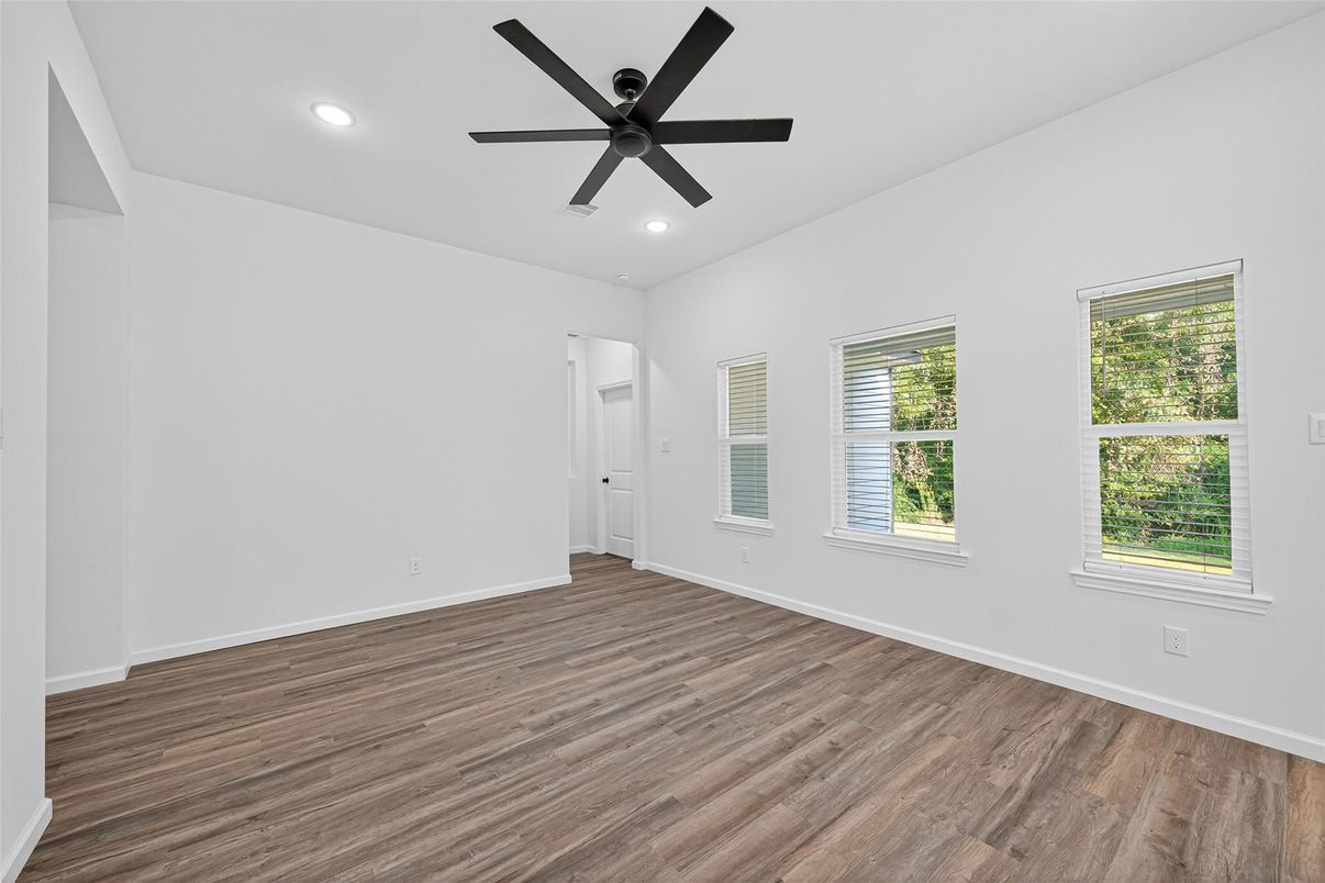 Empty room, Interior, Recessed Lighting, Wood Texture Flooring