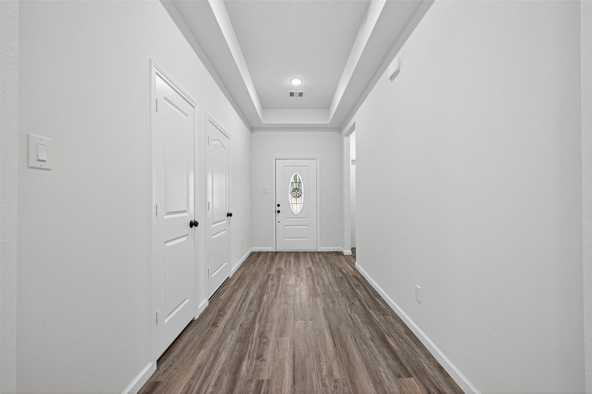 Interior, Recessed Lighting, Wood Texture Flooring