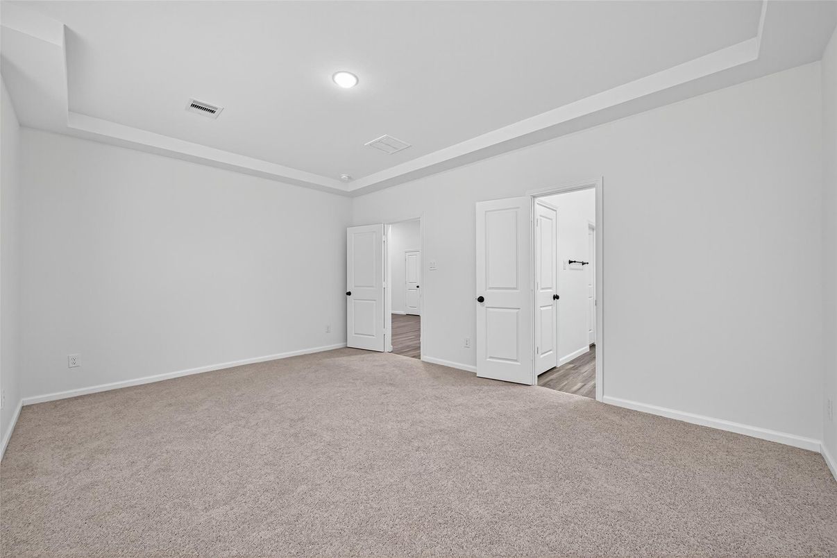 Empty room, Interior, Recessed Lighting