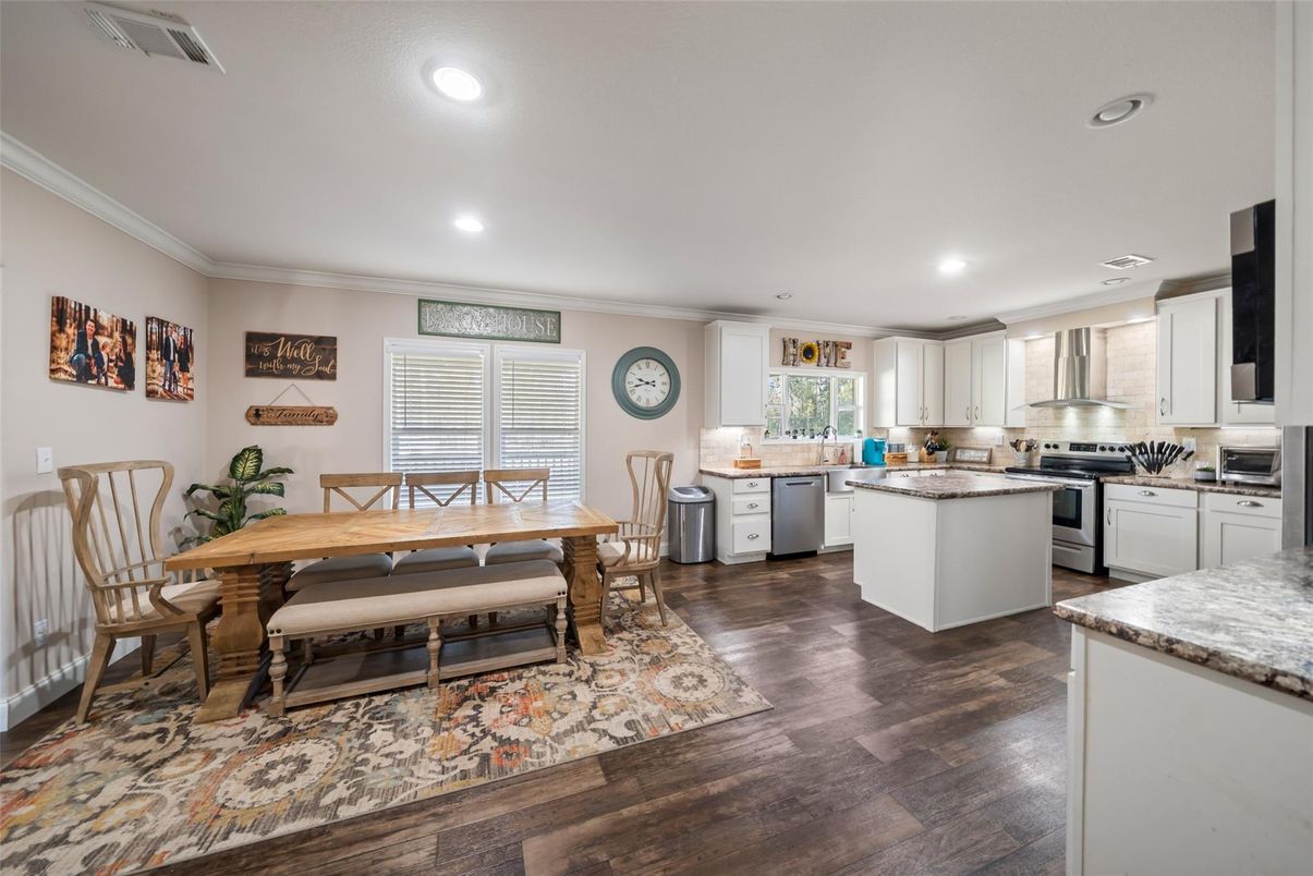 Dining room, Interior, Kitchen, Recessed Lighting, Wood Texture Flooring