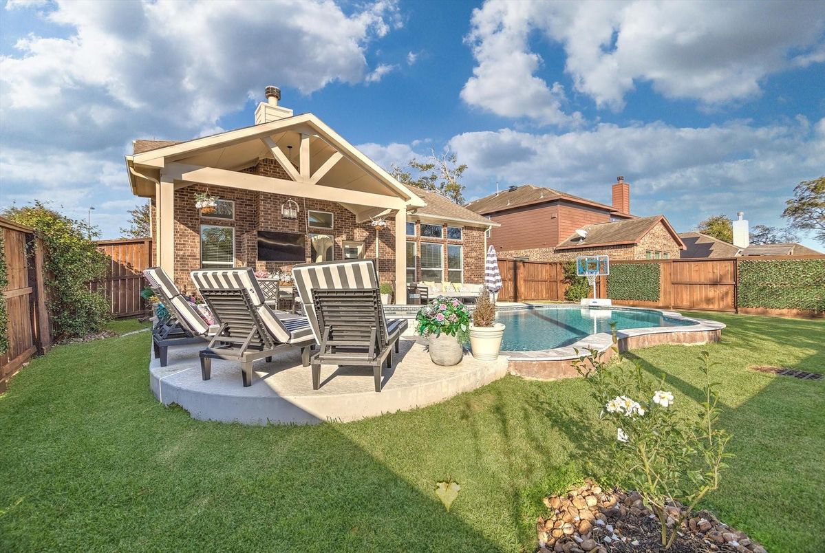 Backyard, Exterior, Pool