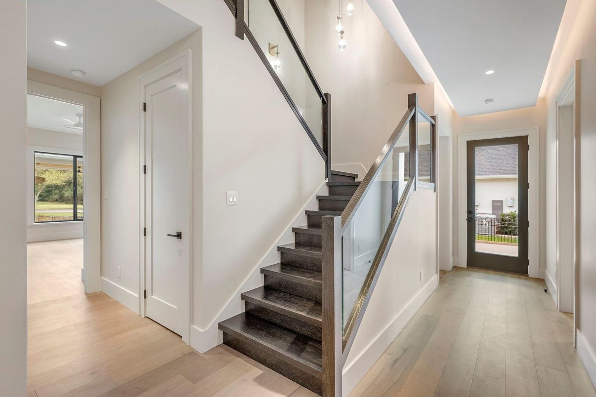 Interior, Recessed Lighting, Wood Texture Flooring