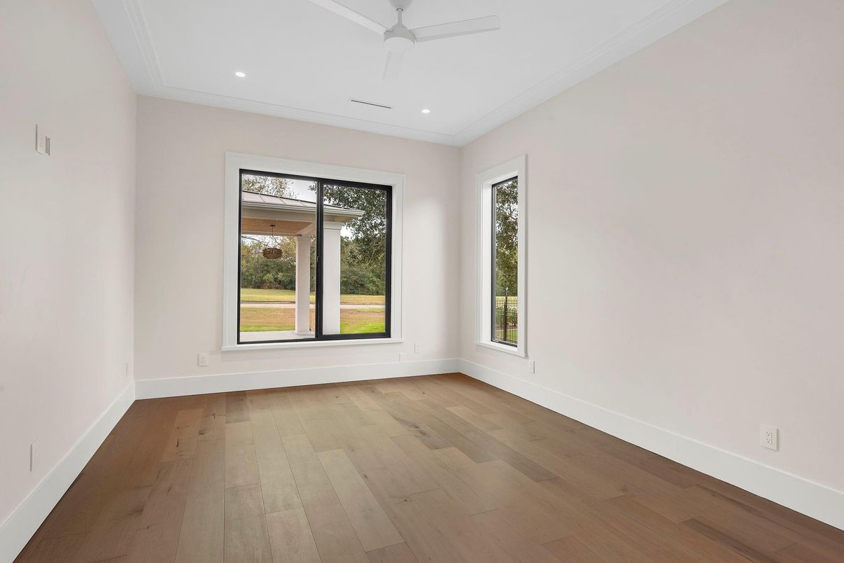 Empty room, Interior, Recessed Lighting, Wood Texture Flooring