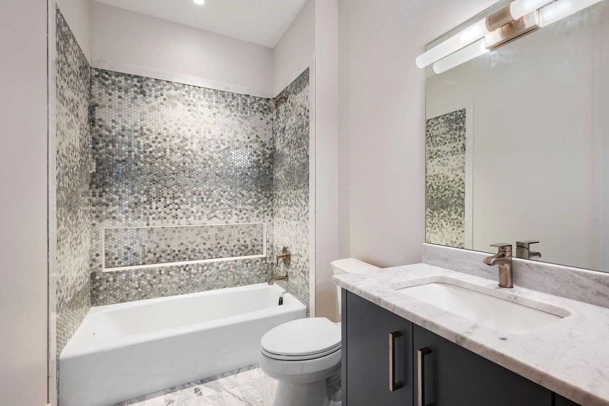 Bathroom, Interior, Recessed Lighting