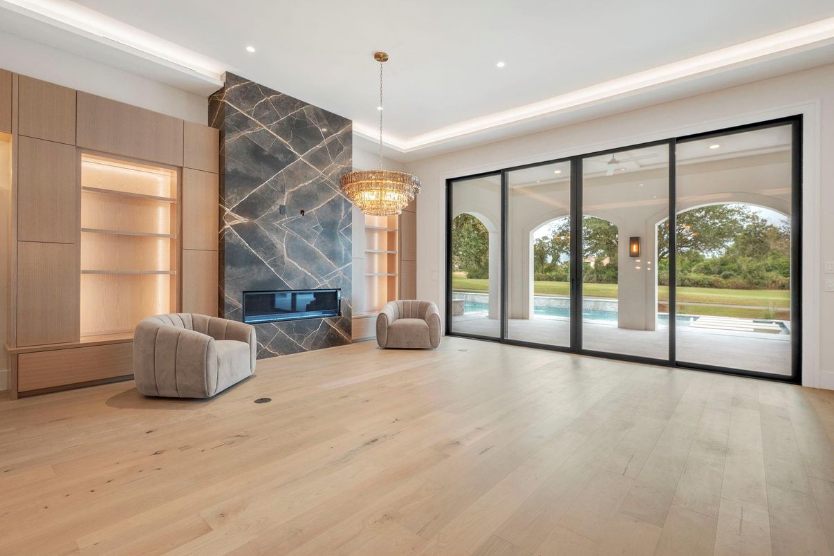 Chandelier, Fireplace, Interior, Recessed Lighting, Wood Texture Flooring