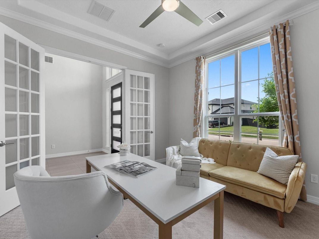 Home Office, Interior