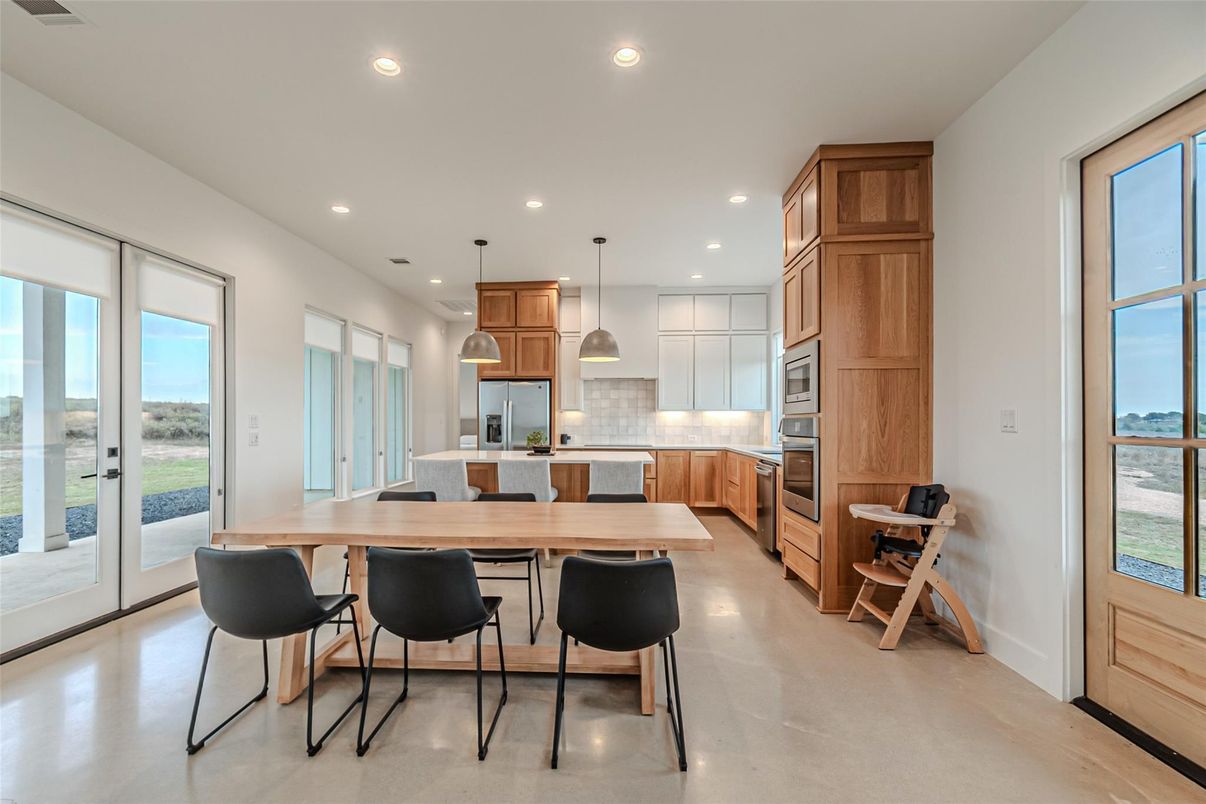 Dining room, Interior, Kitchen, Pendant Lights, Recessed Lighting, Stainless Steel Appliances