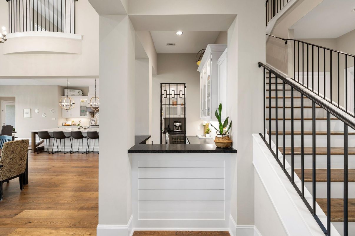 Interior, Recessed Lighting, Wood Texture Flooring