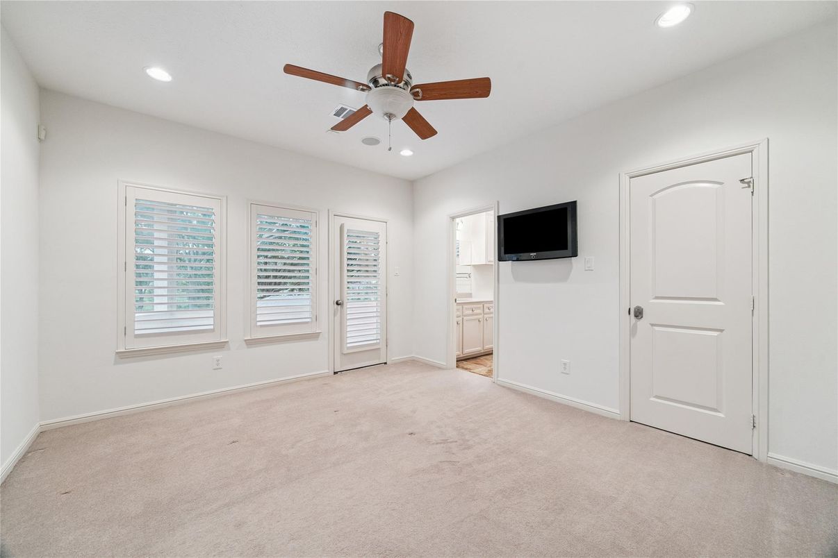 Empty room, Interior, Recessed Lighting
