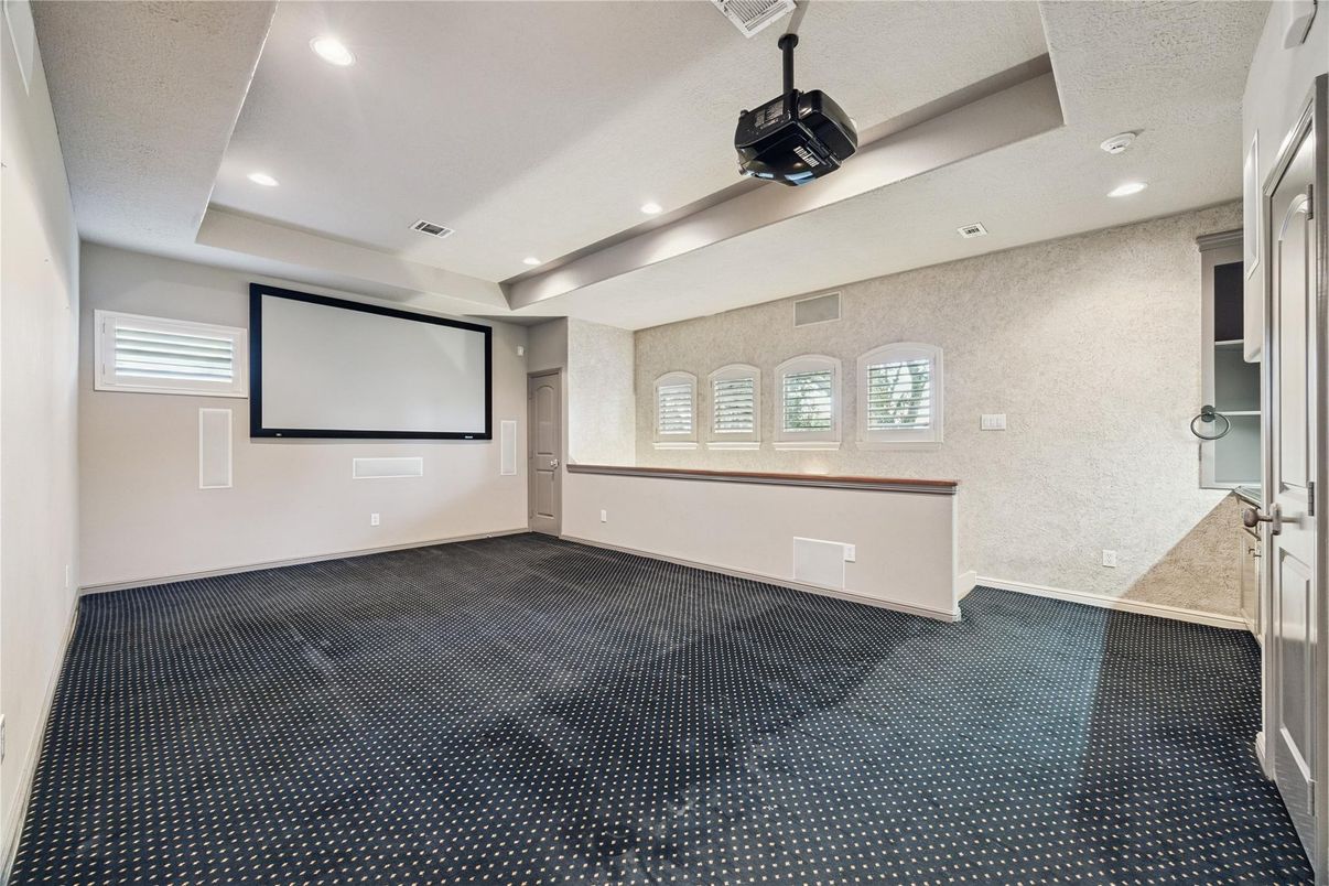Empty room, Interior, Projection Screen, Recessed Lighting, Theatre Room