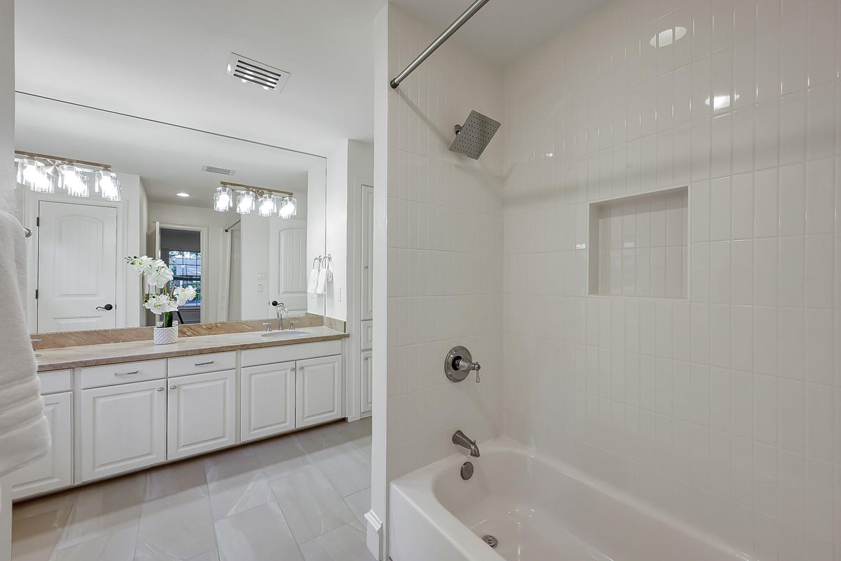 Bathroom, Dual Sink Vanities, Interior