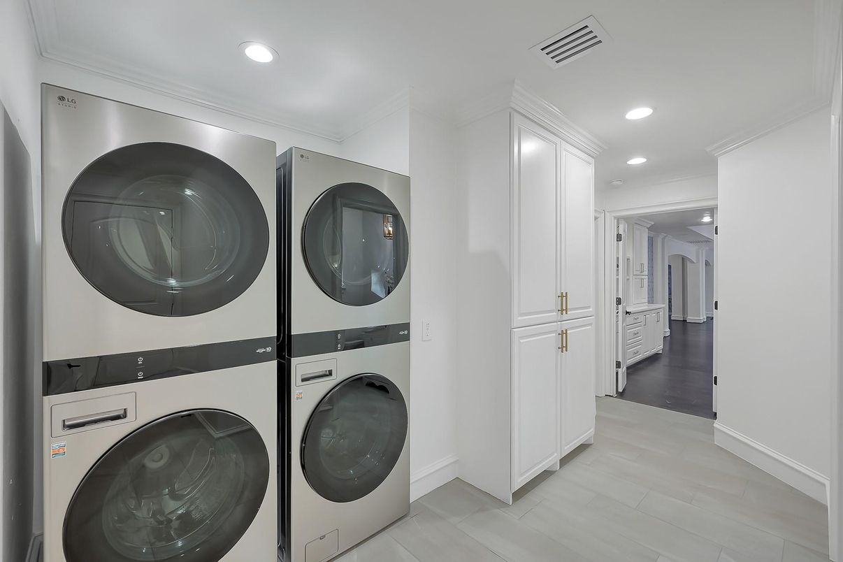 Interior, Recessed Lighting, Utility Closets, Washer, Wood Texture Flooring