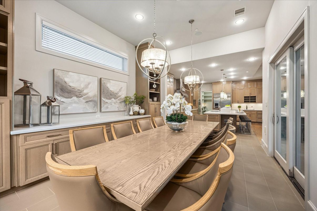Chandelier, Dining room, Interior, Kitchen, Pendant Lights, Recessed Lighting, Stainless Steel Appliances