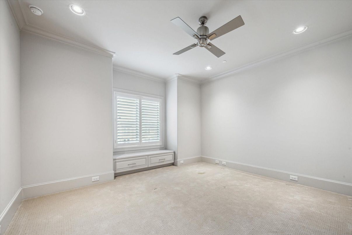 Empty room, Interior, Recessed Lighting