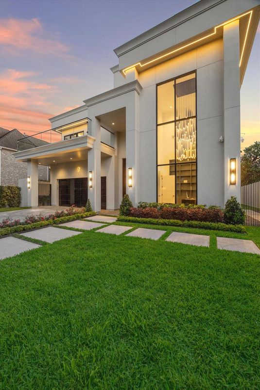 Backyard, Exterior, Facade, Modern