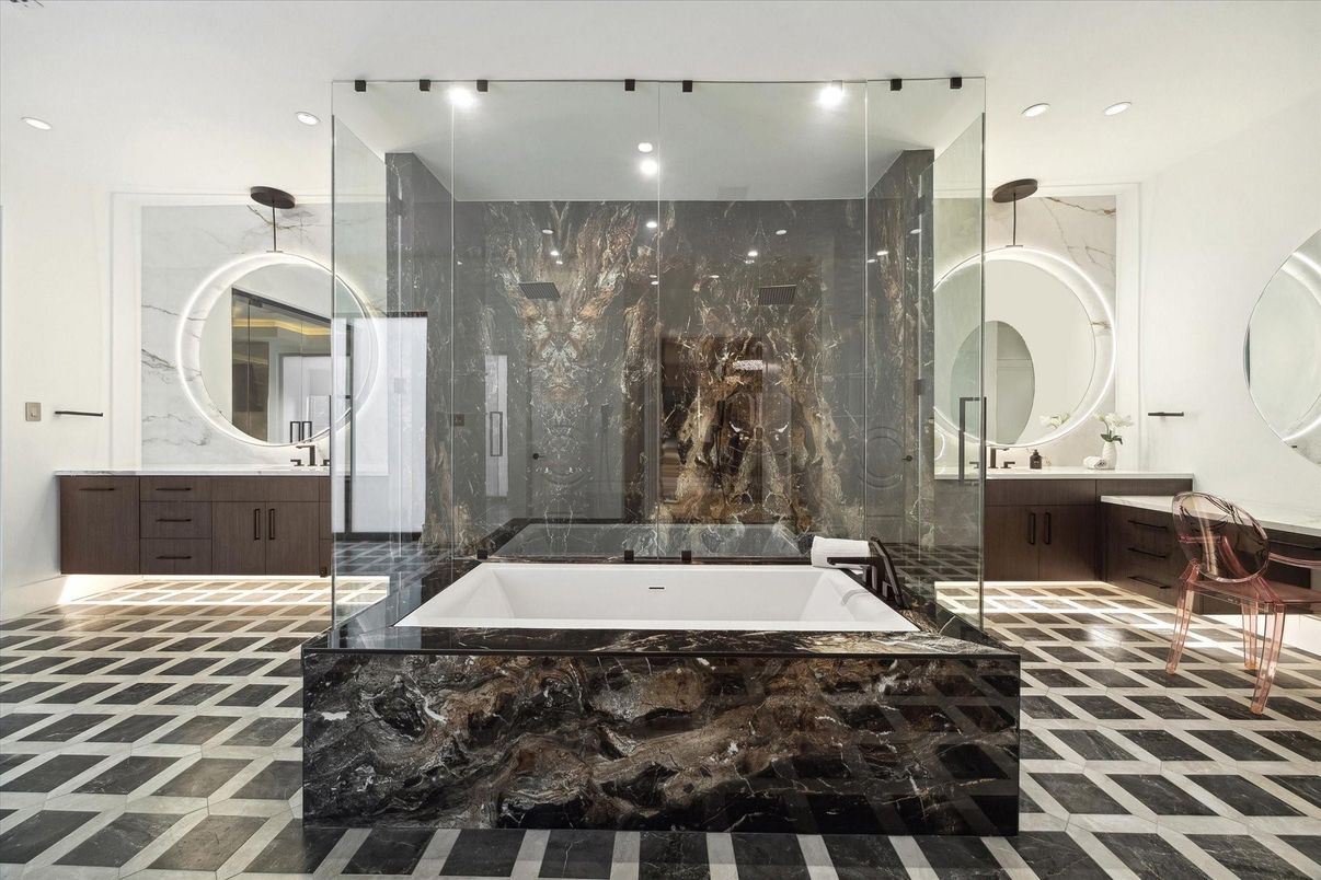 Bathroom, Interior, Recessed Lighting