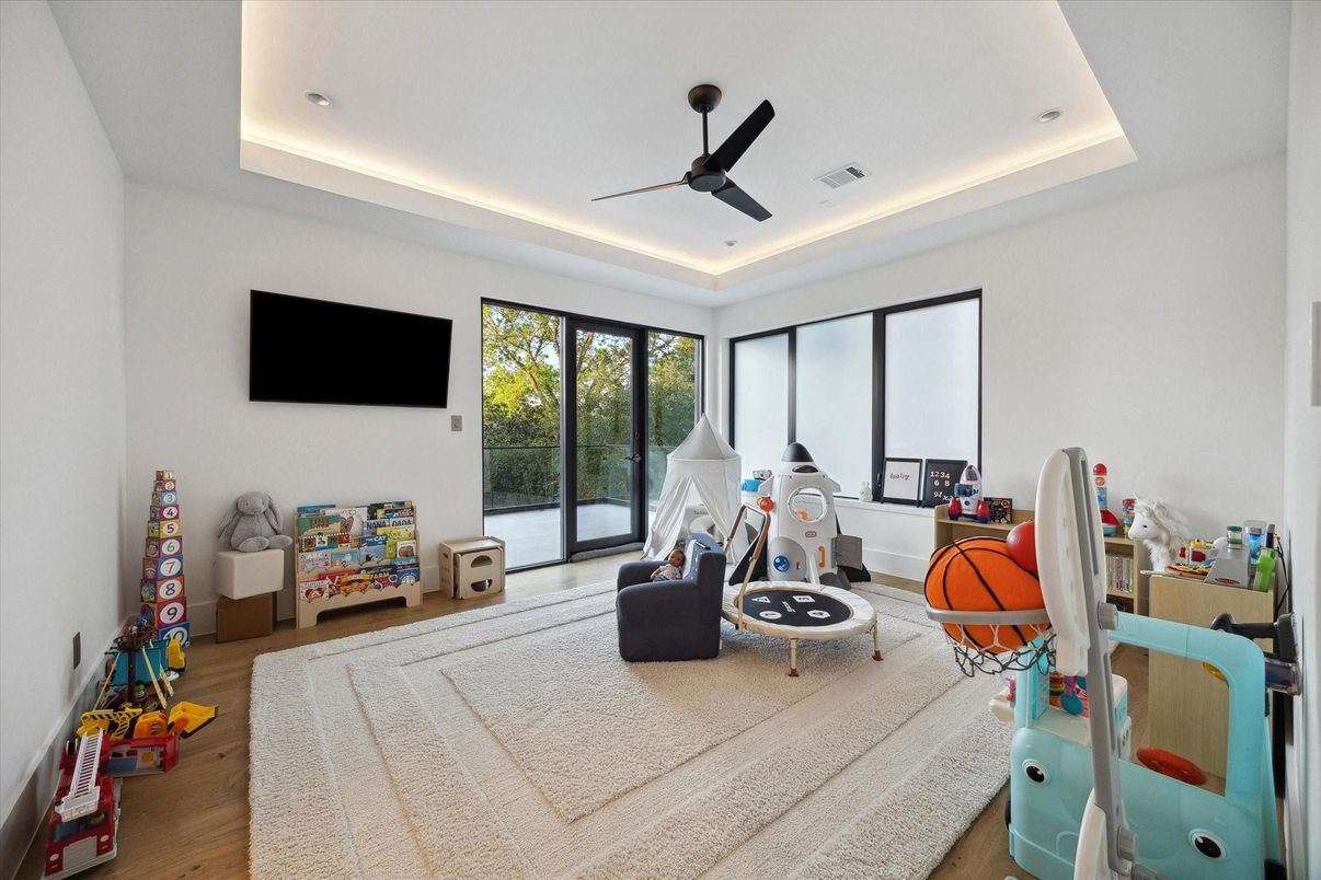 Interior, Recessed Lighting, Wood Texture Flooring