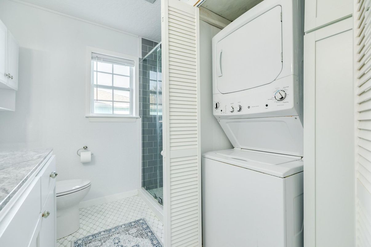 Bathroom, Interior, Utility Closets, Washer