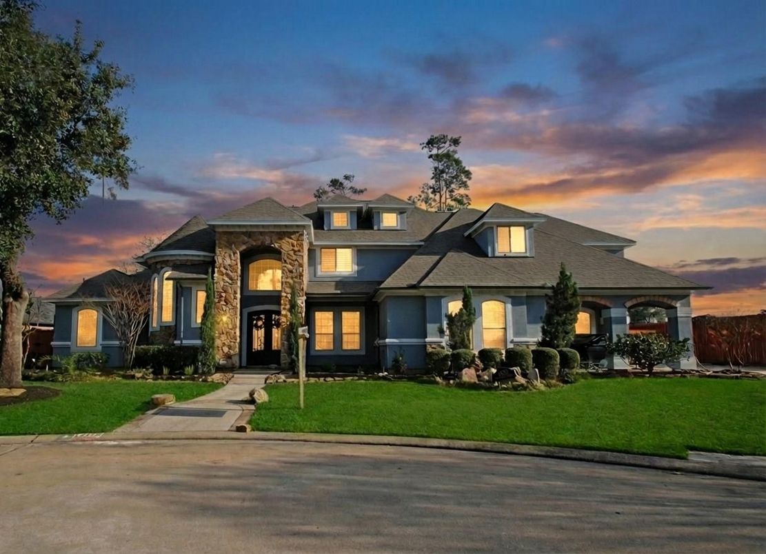 Exterior, Facade, French Provincial