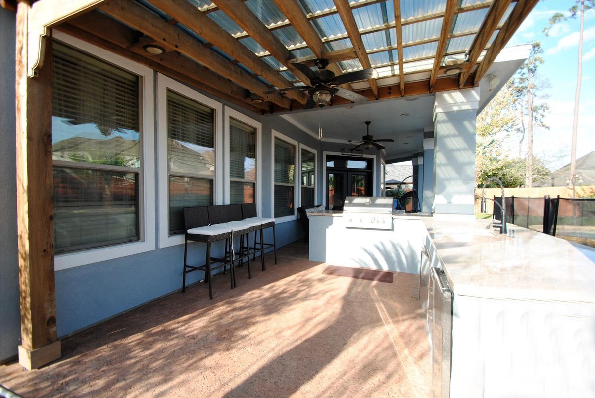 Exterior, Outdoor Kitchen