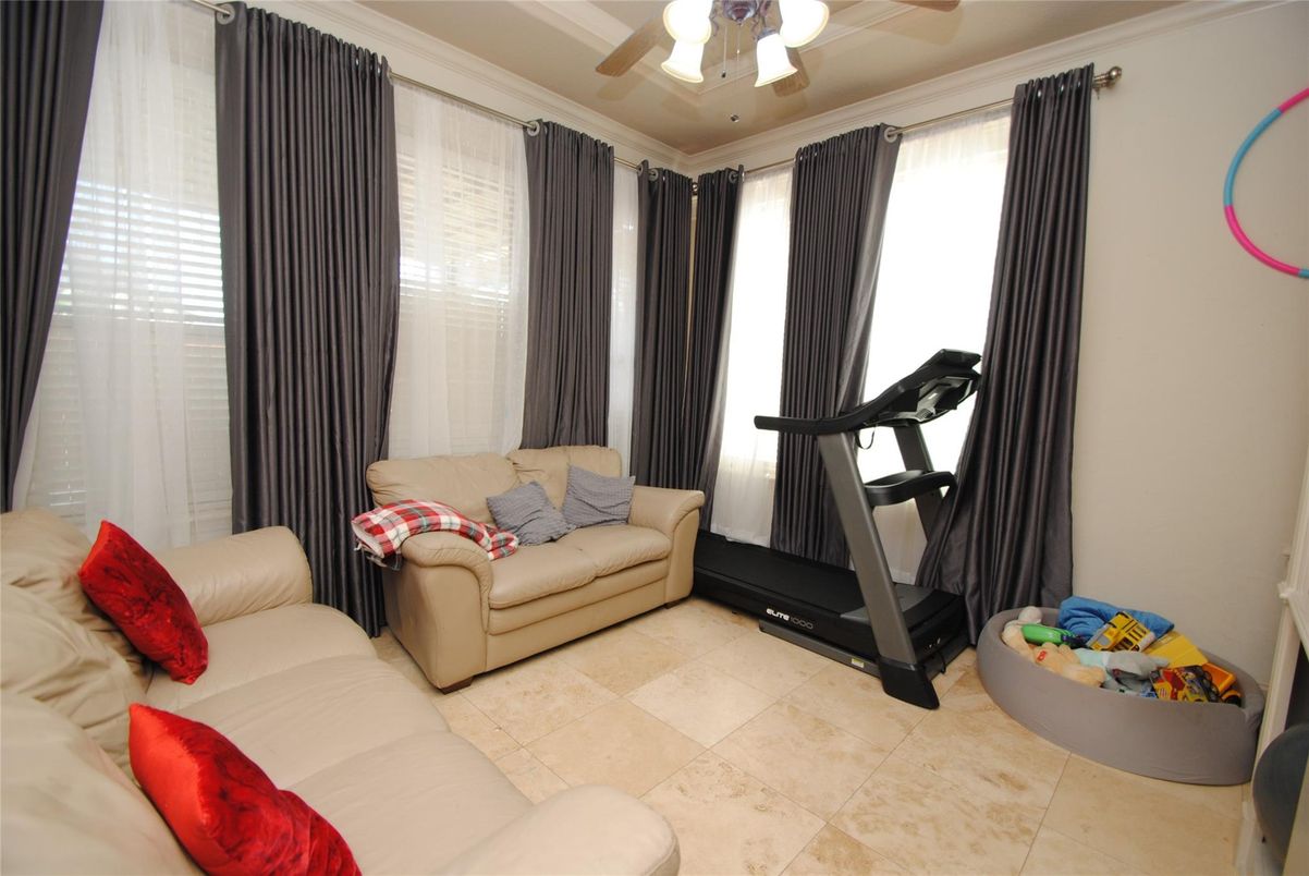 Fitness Equipment, Interior, Living room