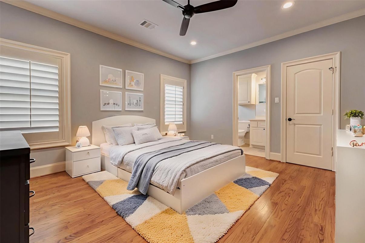 Bathroom, Bedroom, Interior, Recessed Lighting, Wood Texture Flooring