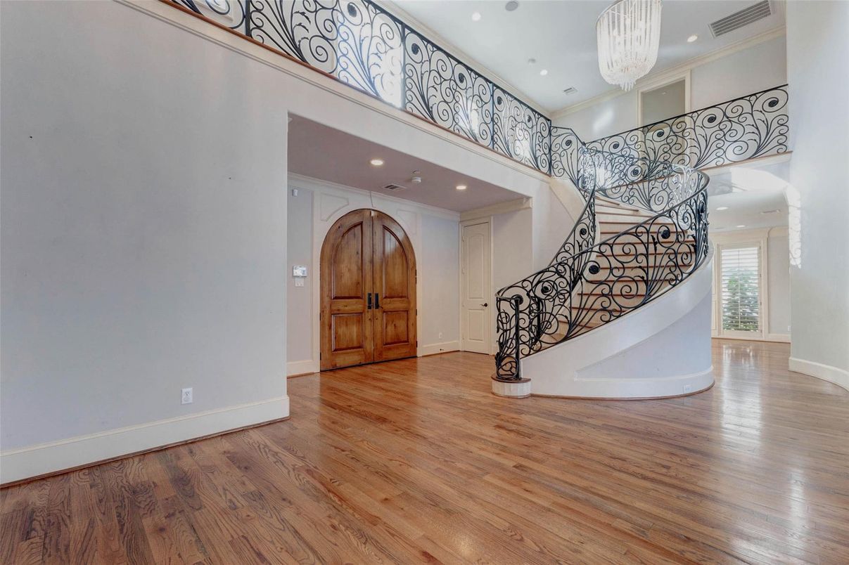 Chandelier, Interior, Recessed Lighting, Wood Texture Flooring
