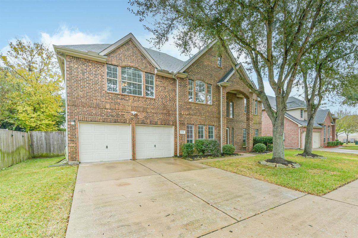 Attached, Exterior, Facade, Brick Facade, Brick Traditional