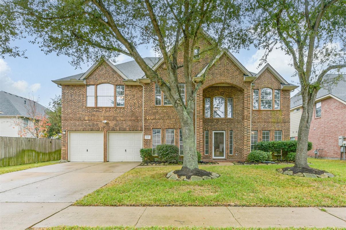 Attached, Exterior, Facade, Brick Facade, Brick Traditional