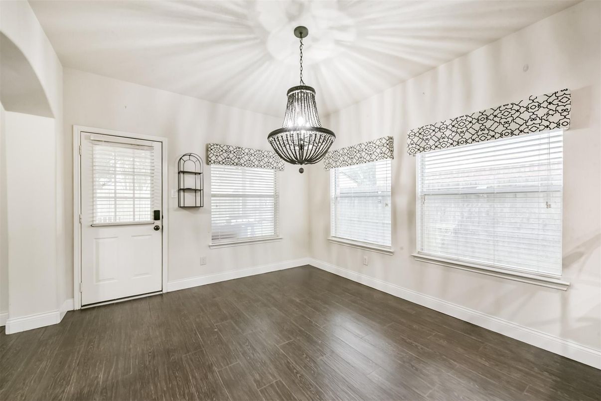 Interior, Pendant Lights, Wood Texture Flooring