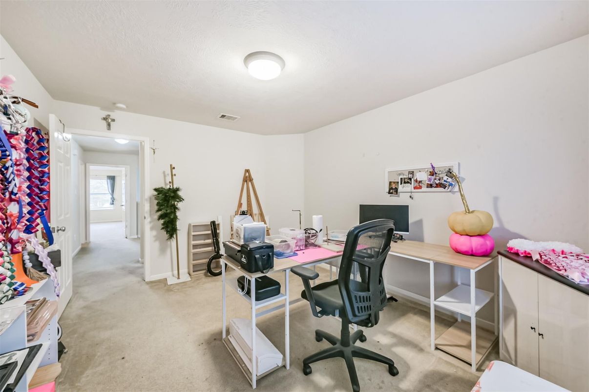 Home Office, Interior