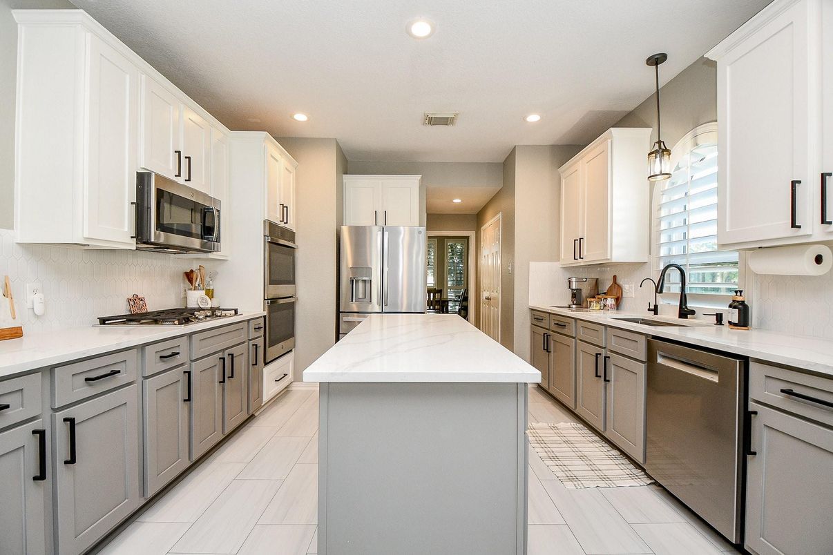 Interior, Kitchen, Pendant Lights, Recessed Lighting, Stainless Steel Appliances